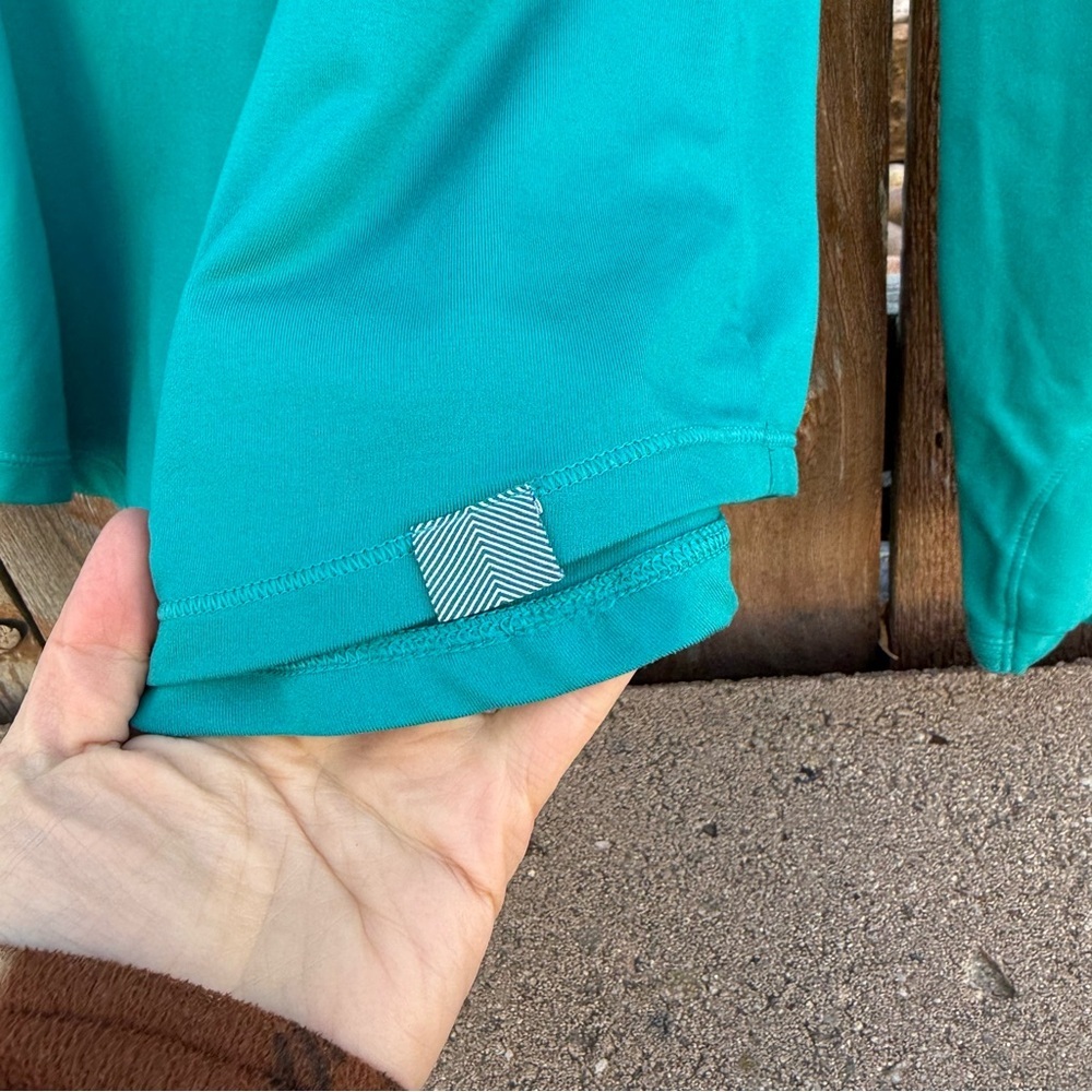 Under Armour Women's Teal Green Long Sleeve Pullover 1/4 Zip Loose Fit Small - Picture 3 of 7